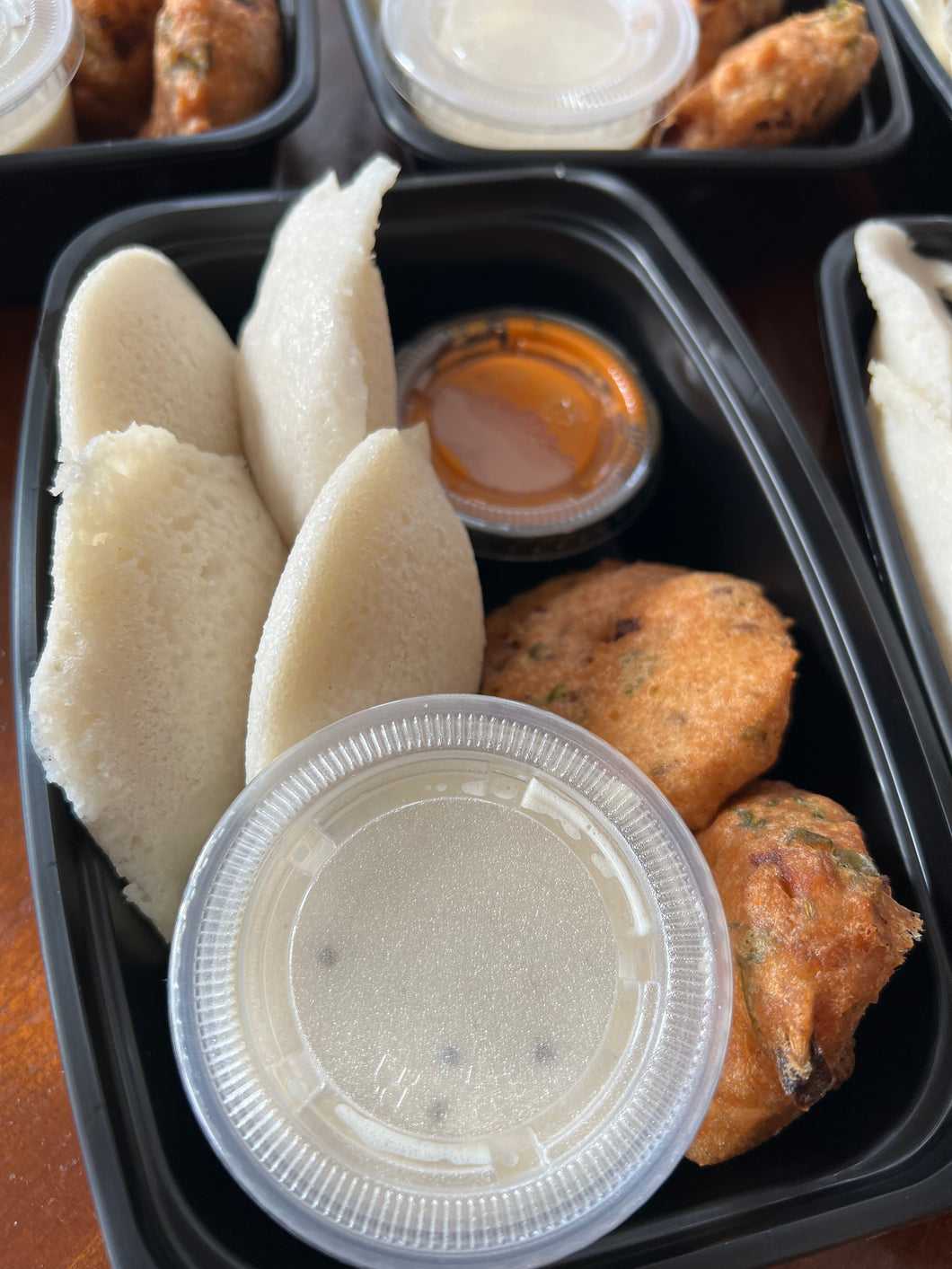 Idlis with chutney and sambhar
